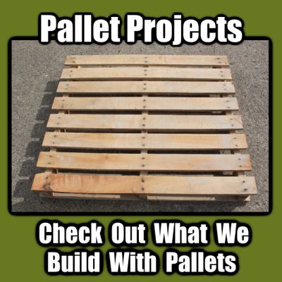 Build With Pallets, Old World Garden, Pallet Building, Free Pallets, Used Pallets, Pantry Cupboard, Pallet Project, Rustic Barn Door, Diy Holiday Gifts