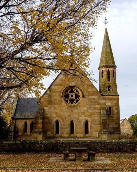 The Ross Uniting Church in Ross, Tasmania, Australia Colonial Australia, Vanilla Slice, Australian Landscapes, Explorers Activities, Church Images, Hobart Tasmania, Street Image, Tasmania Australia, Stone Bridge