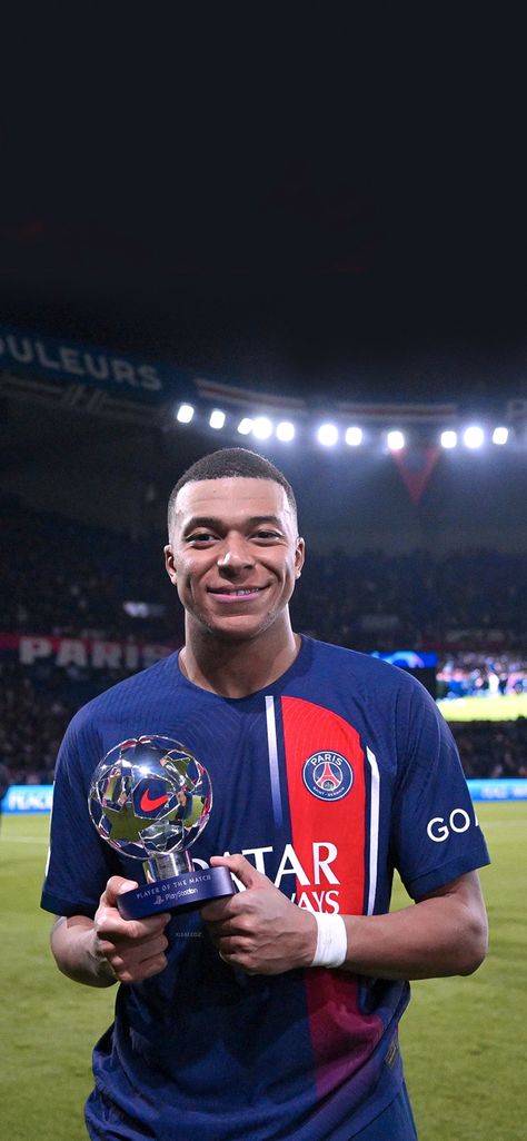 Mbappe Wallpapers Barba Branca One Piece, Soccer Photography Poses, Neymar Barcelona, French Football Players, Michael Jordan Pictures, Cristino Ronaldo, Soccer Photography, Football Players Images, Different Person