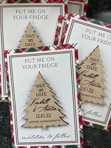 Christmas Theme Save The Date, Winter Wood Wedding, Rustic Christmas Wedding Invitations, Christmas Courthouse Wedding, Christmas Wedding Save The Date, Christmas Save The Date Ideas, Rustic Christmas Wedding Decor, Save The Date Christmas Cards, Winter Wedding Save The Date