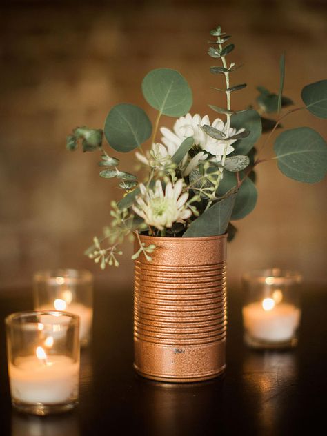 Take an urban approach and incorporate DIY industrial spray painted tin cans for your wedding centerpieces. Bronze tones are the perfect expression of modern decor! Mums Birthday, Formal Ideas, Tafel Decor, Urban Wedding, Greenery Wedding, Wedding Deco, Diy Wedding Decorations, Industrial Wedding, Simple Wedding