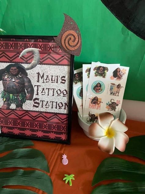 2nd Moana Birthday Party For Girl, Mona Birthday Party Themes, Moana 2nd Birthday Party Ideas, Moana Third Birthday Party, Maui Themed Birthday Party For Boys, Moana Second Birthday, Moana Food Ideas For Party, Maui Birthday Party For Boys, Moana Second Birthday Party