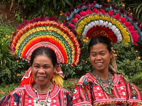 The traditional Bukidnon women of Mindanao in the Philippines,are remarkable for their most colourful dress and the typical combination of colours used by the tribes are red, black and white. Renowned for their elaborate use of embroidery, appliqué and beadwork, their jackets are made of bright material stitched together like patchwork with geometric designs from different bright coloured materials With their hair combed back, held by headbands with tassels of red or yellow yarn and the ends ... Bukidnon Outfit, Bukidnon Tribe, Philippine Culture, Filipino People, Victorian Vases, Filipino Clothing, Colourful Dress, Ethnic Clothes, Cultural Fashion