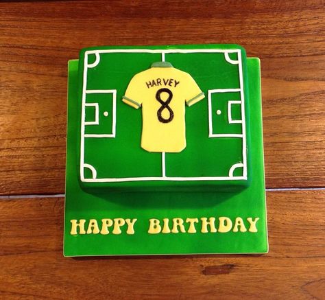 Football pitch cake Football Pitch Cake, Running Cake, Football Cakes, Wolf Cake, Soccer Ball Cake, Soccer Birthday Cakes, Football Birthday Cake, 8th Birthday Cake, Apple Smoothie