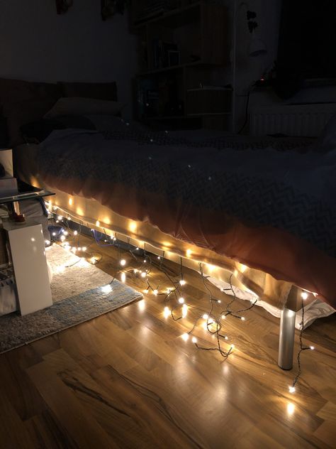 Fairy Lights Under Bed, Triangle Room Ideas, Bunk Bed Fairy Lights, Fairy Lights Bedroom, Home Decor Quotes, Room Goals, Home Decor Paintings, Teen Bedroom Decor, Cool Beds