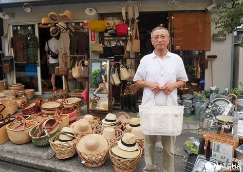 Yanaka Matsunoya-Handmade Tools for Everyday Use | MATCHA - JAPAN TRAVEL WEB MAGAZINE Yanaka Ginza, Tokyo Neighborhoods, Japan Market, Matcha Japan, Handmade Tools, Tokyo Travel Guide, Japanese Holidays, Japan 2023, Japan Holidays