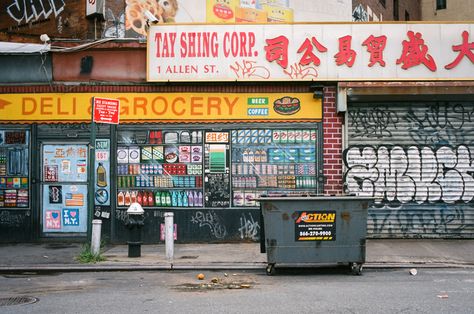 Dave Rapoza, Ny Street Style, Front Shop, Street Aesthetic, New York Graffiti, York Aesthetic, New York Aesthetic, Street Graffiti, Street Names