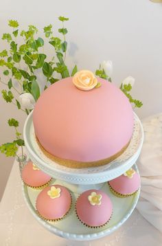 Swedish Princess Cake Wedding, Princess Cake Ideas, Swedish Foods, Petit Four Recipes, Swedish Princess Cake, Bridesmaids Luncheon, Bridesmaid Luncheon, Easter Fashion, Mary Berry