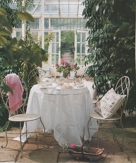 Pretty Table in the Greenhouse Pretty Greenhouse, Romantic Cottage, Beautiful Outdoor Spaces, Sunrooms, Outside Living, Nice Place, Patio Designs, Romantic Homes, Tea Garden