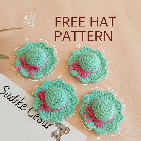 Free Hat Pattern, Miniature Hats, Tiny Hats, Fingerless Gloves Crochet Pattern, Tiny Crochet, Micro Crochet, Mini Hat, Crochet Fingerless Gloves, Beginner Crochet Projects