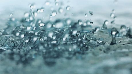 Sombrillas Bubbles Gif, Kool & The Gang, Water Puddle, Water Food, Water Bubbles, Beautiful Stories, French Country Style, Rain Drops, Rainy Days