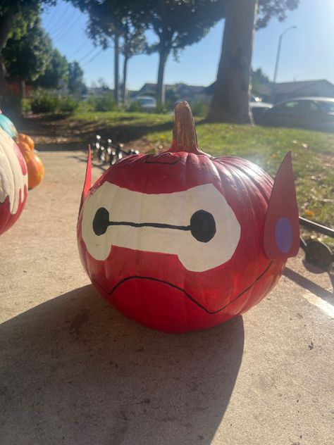 Painted pumkin. Big hero 6 pumpkin. Baymax painted pumpkin. Disney pumpkin. Baymax Pumpkin Painting, Eeyore Pumpkin Painting, Disney Characters Pumpkin Painting, Pumkin Paintings Idea Cute Disney, Super Hero Pumpkin Painting, Painted Pumpkin Characters, Painted Pumpkin Disney, Painted Pumpkins Disney, Baymax Pumpkin