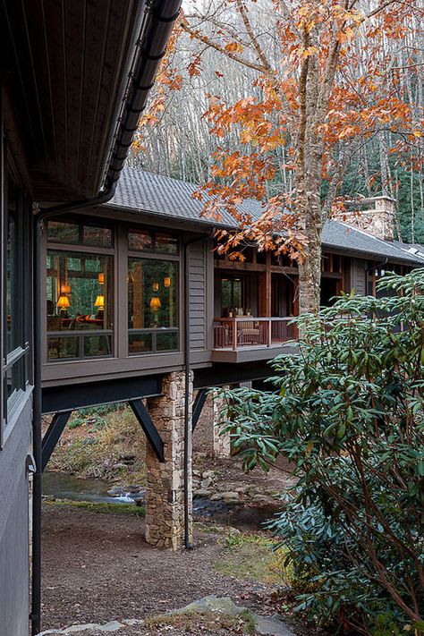 Bridge House nestled in a forested landscape by Platt Architecture and built by Schmitt Building Contractors. Cantilever Architecture, Bridge House, Sweet Sweet, Cabins In The Woods, Design Case, House In The Woods, Container House, In The Woods, My Dream Home