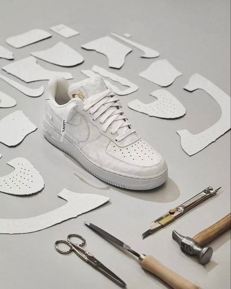 Air Force 1 All White, Virgil Abloh Louis Vuitton, Running Shoes Design, Nike Air Force 1s, Sneakers Patterns, Shoe Making, 3d Sculpture, Footwear Design, Shoe Pattern