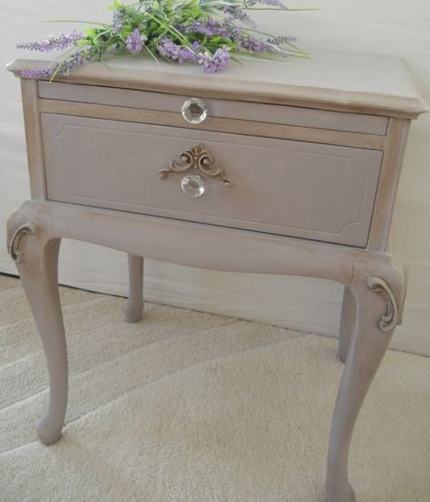 Annie Sloan Chalk Paint -- Paloma and dark wax Annie Sloan Paloma, Painted End Tables, Revamp Furniture, French Country Furniture, Chalk Painting, Furniture Update, Dark Wax, Furniture Rehab, Creative Furniture