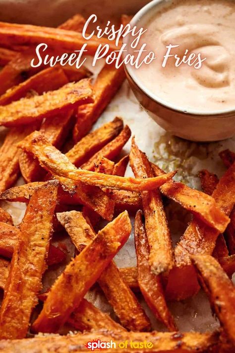 Easy Baked Sweet Potato, Easy Sweet Potato Fries, Homemade Sweet Potato Fries, Sweet Potato Fries Recipe, Potato Fries Baked, Sweet Potato Crisps, Making Sweet Potato Fries, Baked Sweet Potato Fries, Crispy Sweet Potato Fries