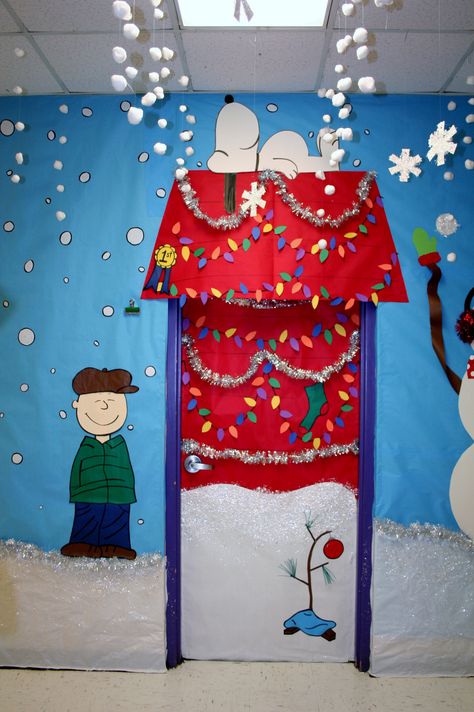 Classroom Christmas Decorations Ideas Winter Classroom Door, Diy Christmas Door Decorations, Door Decorations Classroom Christmas, Holiday Door Decorations, Classroom Christmas Decorations, Diy Christmas Door, Christmas Door Decorating Contest, Christmas Classroom Door, School Door Decorations