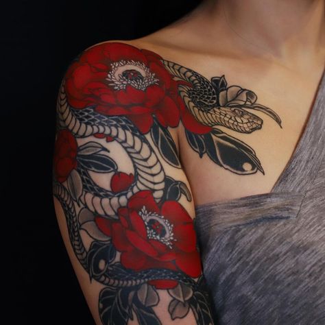 YUUZ on Instagram: “Yuuztattoo. Done at @kodzunak #yuuztattoo#yuuzflower #flowertattoo#snaketattoo @sunskintattoo #sunskintattoomachines” Snake Sleeve, Japanese Peony Tattoo, Orange Tattoo, Husband Tattoo, Cupcake Tattoos, Japanese Flower Tattoo, Chihiro Y Haku, Blue Tattoo, Flower Sleeve