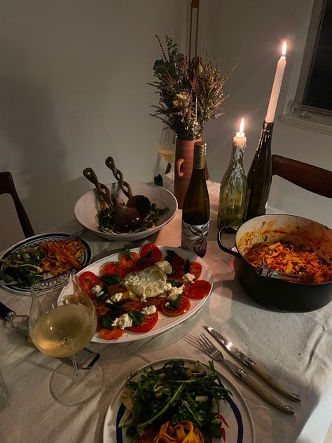 Romantic Dinner For Two Aesthetic, Aestethic Dinner Table, Intimate Anniversary Dinner At Home, Couples Dinner At Home, Romantic Nye Dinner At Home, Dinner Party For Two, Date Night Dinner Table Setting, At Home Fancy Dinner, Small Christmas Dinner Table