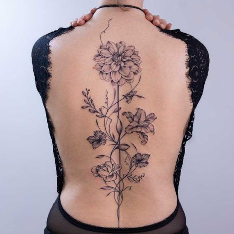 Small Tattoos Minimalist, Floral Back Tattoos, Cute Matching Tattoos, Rose Drawing Tattoo, Tattoo Design Tattoo, Tattoos Sleeve, Back Piece Tattoo, Flower Tattoo Back, Pieces Tattoo