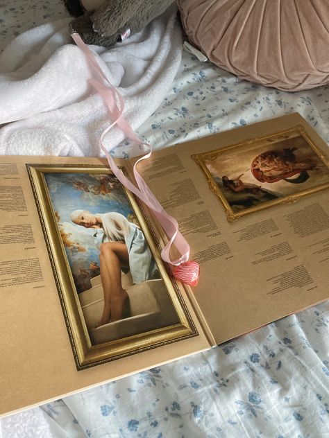 Ariana grande vinyl Ariana Vinyl, Sweetener Vinyl, Ariana Grande Vinyl, Cd Aesthetic, Artsy Girl, Light Pink Dress, Vinyl Cd, Divine Feminine, Comfortable Outfits