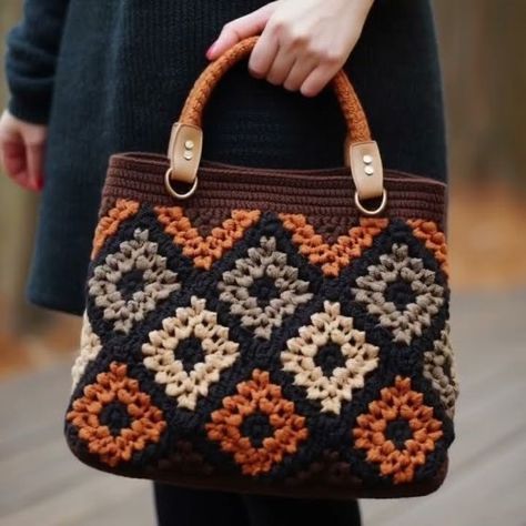 Bags Knitted, Crochet Wraps, Handbag Crochet, Crochet Tutorial Pattern, Crochet Bag Tutorials, Crochet Bag Pattern Free, Crochet Bee, Crochet Handbag, Crochet Basket Pattern