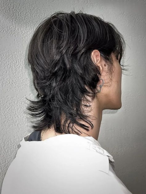 Wolf Cut Hairstyle, Curly To Straight, Hairstyle Men, Mullet Haircut, Wavy Hair Men, Army Style, Mens Haircut, Hair Inspiration Short, Haircut Designs