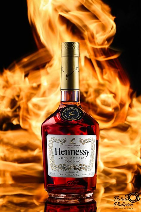 Hennessy Very Special Cognac, Alcohol Mixers, Drinks Pictures, Alcoholic Drinks Pictures, Amazing Inspirational Quotes, Alcohol Bottles, Cigars And Whiskey, Pretty Drinks, Scotch Whiskey