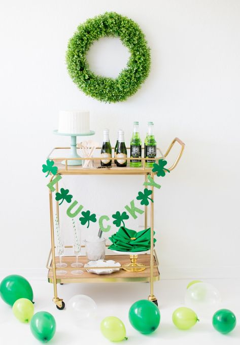 How to get your bar cart ready for Saint Patrick’s Day Easter Bar Cart, Bar Cart Ideas, Bar Cart Essentials, Easy Bar, Diy Bar Cart, Gold Bar Cart, Cart Ideas, Bar Cart Styling, Gold Color Palettes