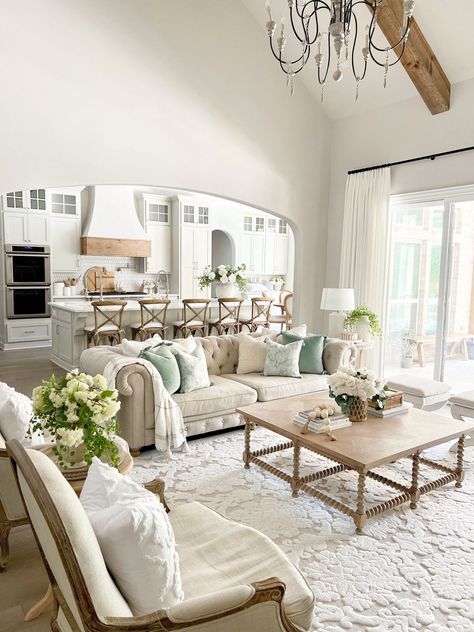 Southern Living Room, French Country Family Room, Country Family Room, Airy Living Room, Apple Event, Den Decor, My Texas House, French Country Living, Farmhouse Style Living Room