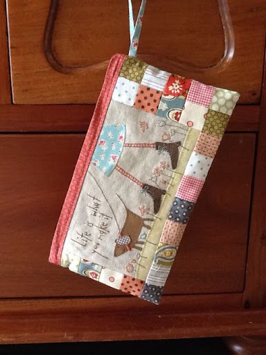 cute idea! Hatched And Patched, Annie Downs, Anni Downs, Quilt Pattern Book, The Simple Life, Sewing Purses, Patchwork Bags, Book Quilt, Patch Quilt