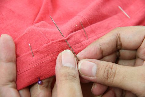 Sewing Terms, Stitch Clothes, Hand Pictures, How To Hem Pants, How To Make Clothes, Clothing Labels, Learn To Sew, Hem Dress, Needle And Thread