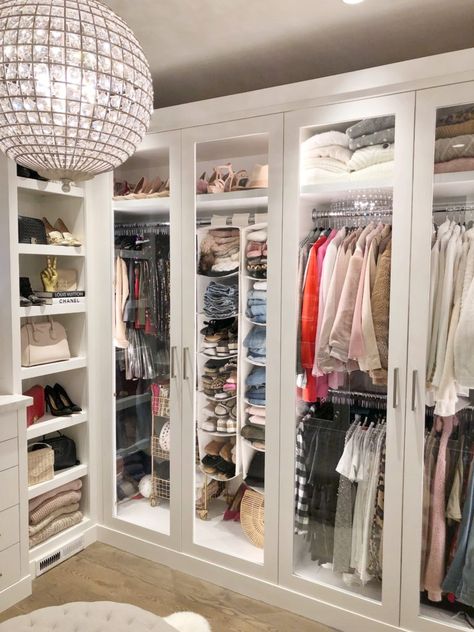 Top 5 Home Design & Decorating Tips - Styled By Kasey Overall Design, Organized Closet, Dream Closet Design, Modern Closet, Wardrobe Room, Closet Decor, Sliding Closet Doors, Bedroom Closet Design, Dream Closets