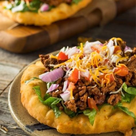 Indian Fry Bread is a traditional American Indian flat bread that are pillows of perfection. Making them in the air fryer makes them healthier and less greasy. Indian Fry Bread, Spicy Beef Stew, Winning Chili Recipes, Award Winning Chili Recipe, Indian Flat Bread, Air Fryer Cooking Times, Oil Making, Indian Bread, Fry Bread