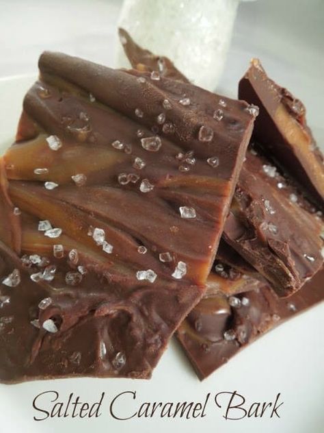 Salted Caramel Bark, Caramel Bark, Christmas Bark Recipes, Holiday Sweets, Candy Bark, Holly Golightly, Bark Recipe, Treat Recipes, Oreo Dessert