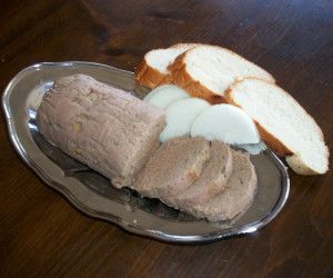 Homemade Liverwurst Recipe, Liverwurst Recipe, Deli Meat Recipes, Liver Sausage, Cured Meat Recipes, Liverwurst, Homemade Sausage Recipes, Lunch Meat Recipes, Danish Food