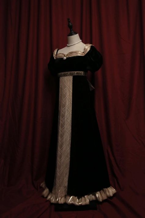 Bridgerton Inspired Regency Era Black Velvet Ball Gown - Empire Waist – WonderlandByLilian Black Medieval Dress, Bridgerton Experience, Velvet Ball Gown, 1800s Dresses, Walburga Black, Bridgerton Inspired, Regency Era Fashion, Regency Dress, Regency Fashion