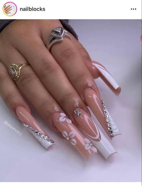 Nails Yellow, Nails Design With Rhinestones, Simple Acrylic Nails, Long Acrylic Nails Coffin, Rose Nails, Long Square Acrylic Nails, Nail Swag, Bling Acrylic Nails, Nail Forms