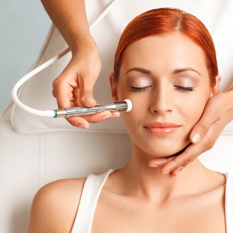 Microdermabrasion Facial, Hair Salon Design, Hormonal Acne, Anti Aging Facial, Online Blog, Skin Problems, Skin Conditions, Beauty Treatments, Skin Treatments