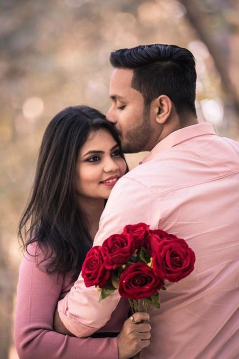 Love Story Shot - Bride and Groom in a Nice Outfits. Best Locations WeddingNet #weddingnet #indianwedding #lovestory #photoshoot #inspiration #couple #love  #destination #location #lovely #places 
FOLLOW OUR INSTAGRAM @WEDDINGNET Kerala Photos, Prewedding Poses, Engagement Portraits Poses, Best Couple Pictures, Indian Wedding Poses, Indian Wedding Photography Couples, Pre Wedding Photoshoot Outdoor, Bride Photography Poses, Wedding Photoshoot Poses