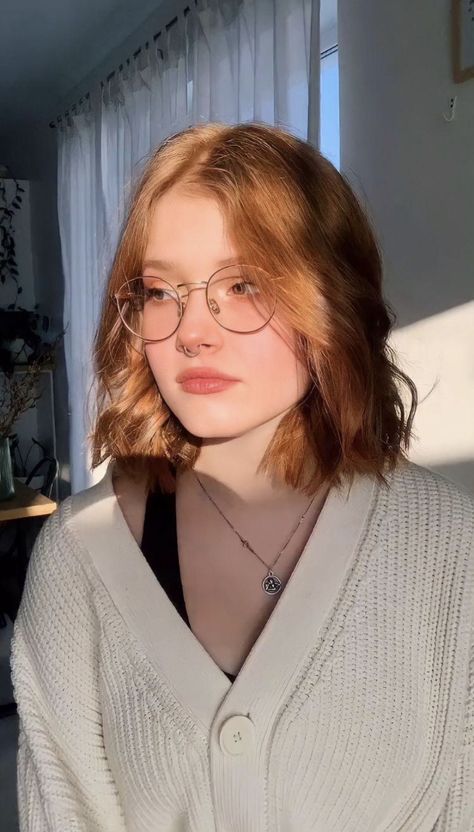 Ginger With Glasses, Short Hair Ginger, Haircuts With Glasses, Short Ginger Hair, Katya Sitak, Short Hair Glasses, Pretty Glasses, Ginger Hair Color, Ginger Girls