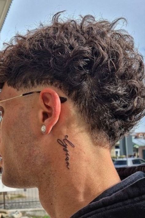 Low Fade Curly Hair, Taper Fade Long Hair, Taper Fade Short Hair, Fade Haircut Curly Hair, Long Curly Hair Men, Taper Fade Curly Hair, Mens Hairstyles Curly, Haircut Selfie, Male Haircuts Curly