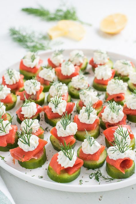 Mini Cucumber Smoked Salmon Appetizer Bites Smoked Salmon Recipes Appetizers, Cucumber Bites Appetizers, Dill Cream Cheese, Appetizers Cold, Salmon Appetizer Recipes, Healthy Party Appetizers, Smoked Salmon Appetizer, Smoked Salmon Cream Cheese, Salmon Appetizer