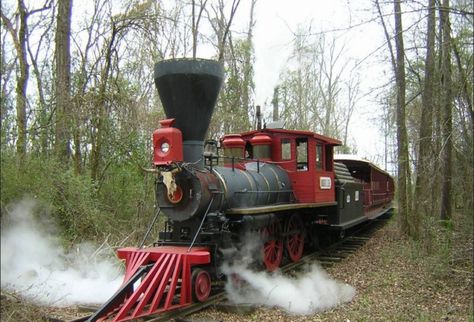 The Haunted Train Ride Through Texas That Will Terrify You In The Best Way Possible Jefferson Texas, Halloween Train, Texas Bucket List, Texas Adventure, Texas Places, Texas Vacations, Train Tour, Ghost Tour, Train Ride