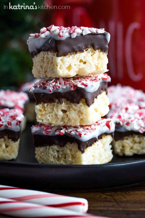 Peppermint Rice Krispie Treats, Christmas Cookie Frosting, Christmas Rice, Rice Krispie Treats Recipe, Halloween Dessert Table, Best Sugar Cookie Recipe, Krispie Treats Recipe, Grinch Party, Rice Krispy