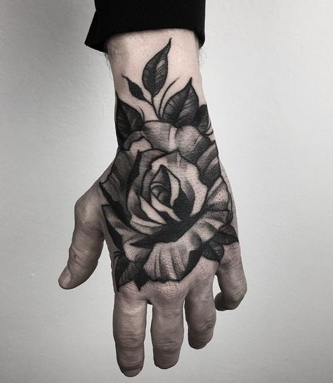 Rose hand tattoo - 60 Eye-Catching Tattoos on Hand  <3 <3 Rosen Tattoo Mann, Rose Tattoo Hand, Tattoos On Hand, Sunflower Tattoo Shoulder, Sunflower Tattoo Small, Traditional Tattoo Flowers, Rose Hand Tattoo, Bauch Tattoos, Petit Tattoo