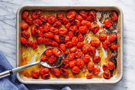 Roasted Tomato Recipes, Cherry Tomatoes Recipe, Roasted Grape Tomatoes, Tomato Toast, Chicken Pesto Recipes, Oven Roasted Tomatoes, Tomatoes Recipe, Roasted Cherry, Creamy Pesto