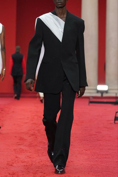 Formal Men Outfit Wedding, Ferragamo Spring 2023, Gender Fluid Fashion, Spring 2023 Ready To Wear, High Fashion Men, Classy Outfits Men, Conceptual Fashion, 2023 Ready To Wear, Prom Suits