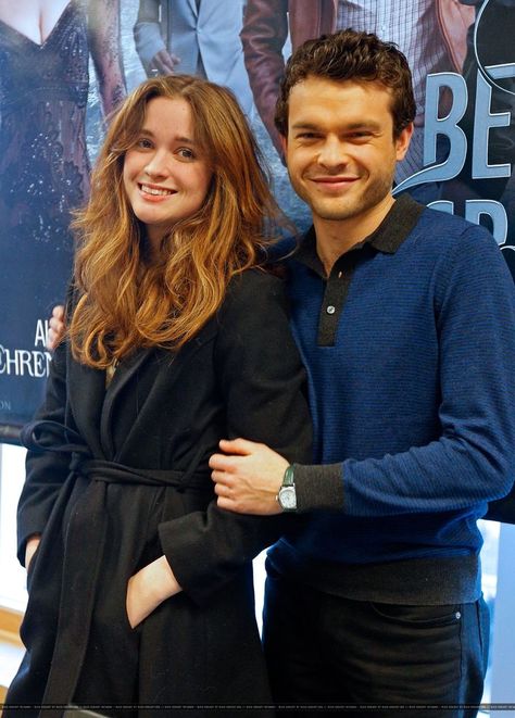 Alice Englert and Alden Ehrenreich promoting Beautiful Creatures (2013) - Visit Adoring Alden Ehrenreich – a Tumblr fansite – babyjujubee@tumblr.com Fake Couples, Ethan Wate, Caster Chronicles, Beautiful Creatures Movie, Extravagant Clothes, Alice Englert, Alden Ehrenreich, David Levithan, Kami Garcia