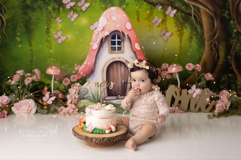 Enchanted garden cake smash session Cake Smash Fairy Theme, Garden Cake Smash, Fairy Cake Smash, Enchanted Garden Cake, Fair Garden, Fairy Garden Cake, Fairytale Land, 1 Year Baby, Garden Cake